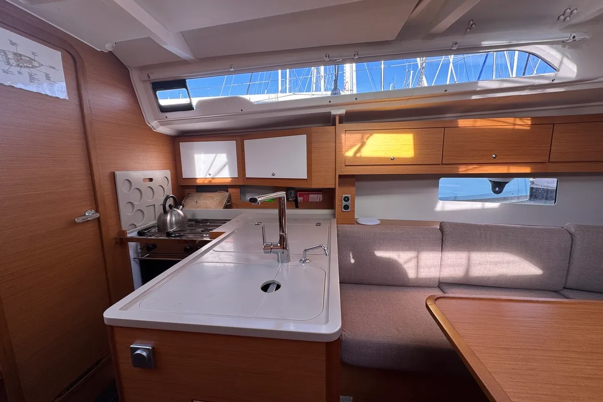 Galley of Skiona, a Dufour 37 sailboat at La Rochelle, France