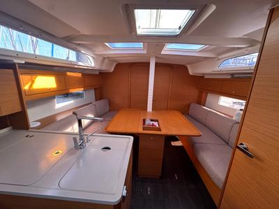Salon of Skiona, a Dufour 37 sailboat at La Rochelle, France