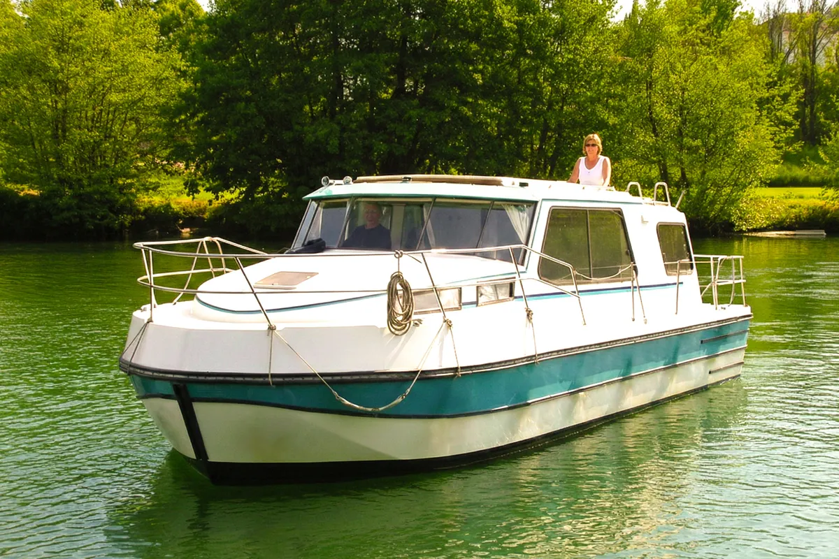 Cruiser Classic 4/8 Pers., a Nicols Nicols Riviera 920 motorboat at Sireuil, France