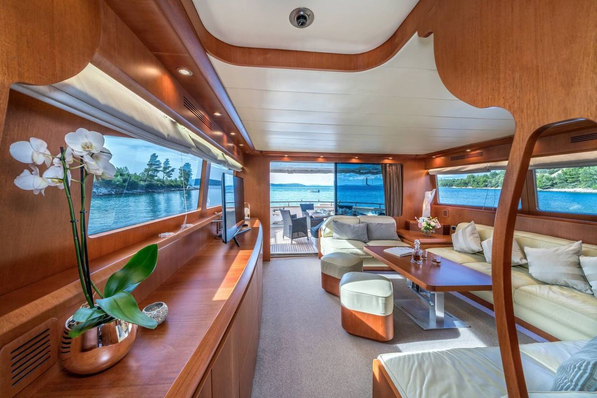 Salon of Jantar, a Maiora - Fipa Group Maiora 20S yacht at Split, Croatia