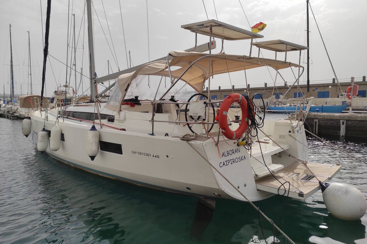 Exterior view of Alboran Caipiroska (Las Galletas), a Jeanneau Sun Odyssey 440 sailboat at Elephant Butte Estates, United St…