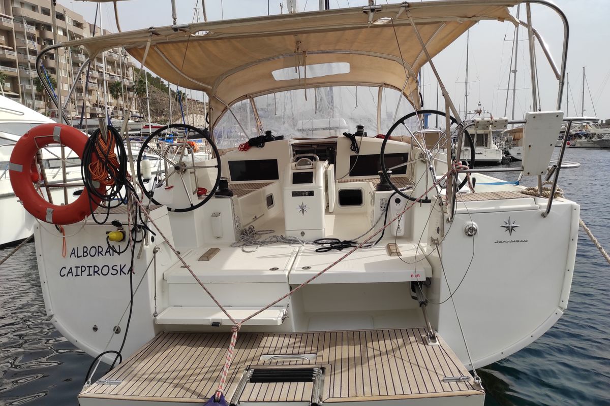 Cockpit of Alboran Caipiroska (Las Galletas), a Jeanneau Sun Odyssey 440 sailboat at Elephant Butte Estates, United States