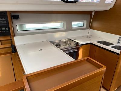Galley of Alboran Caipiroska (Las Galletas), a Jeanneau Sun Odyssey 440 sailboat at Elephant Butte Estates, United States