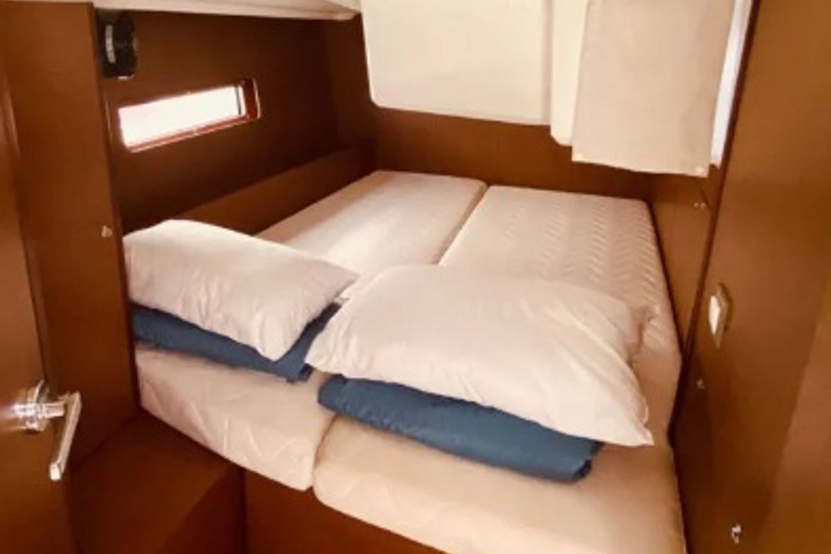 Cabin on Yello, a Beneteau Oceanis 40.1 sailboat at Municipal Unit of Lefkada, Greece