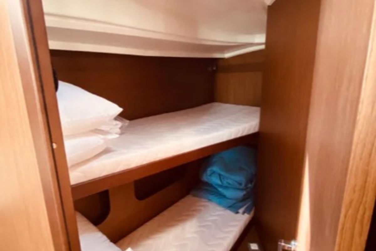 Cabin on Yello, a Beneteau Oceanis 40.1 sailboat at Municipal Unit of Lefkada, Greece