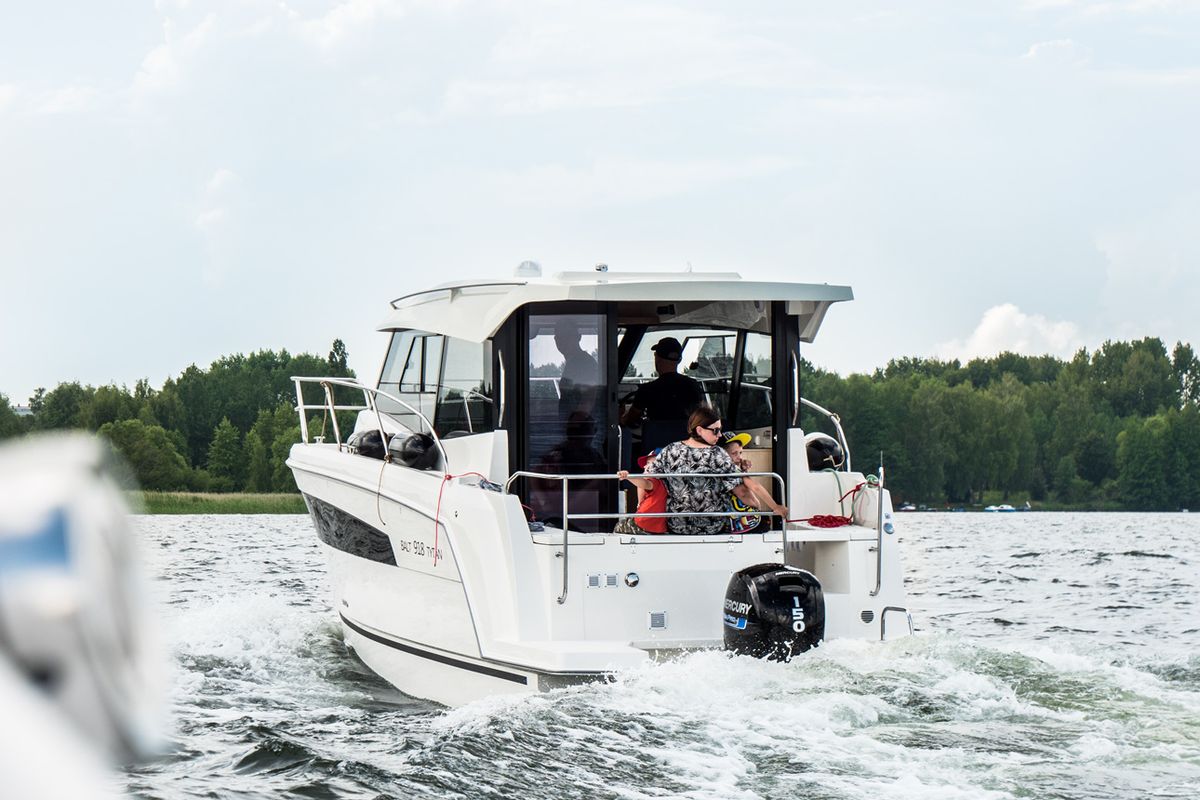 Exterior view of Balt 918 - 2 cab. SAUNA, a Balt 918 Titanium motorboat at Wilkasy, Poland