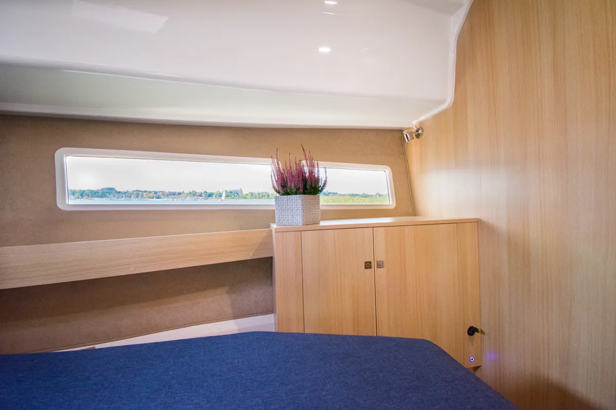 Cabin on Balt 918 - 2 cab. SAUNA, a Balt 918 Titanium motorboat at Wilkasy, Poland