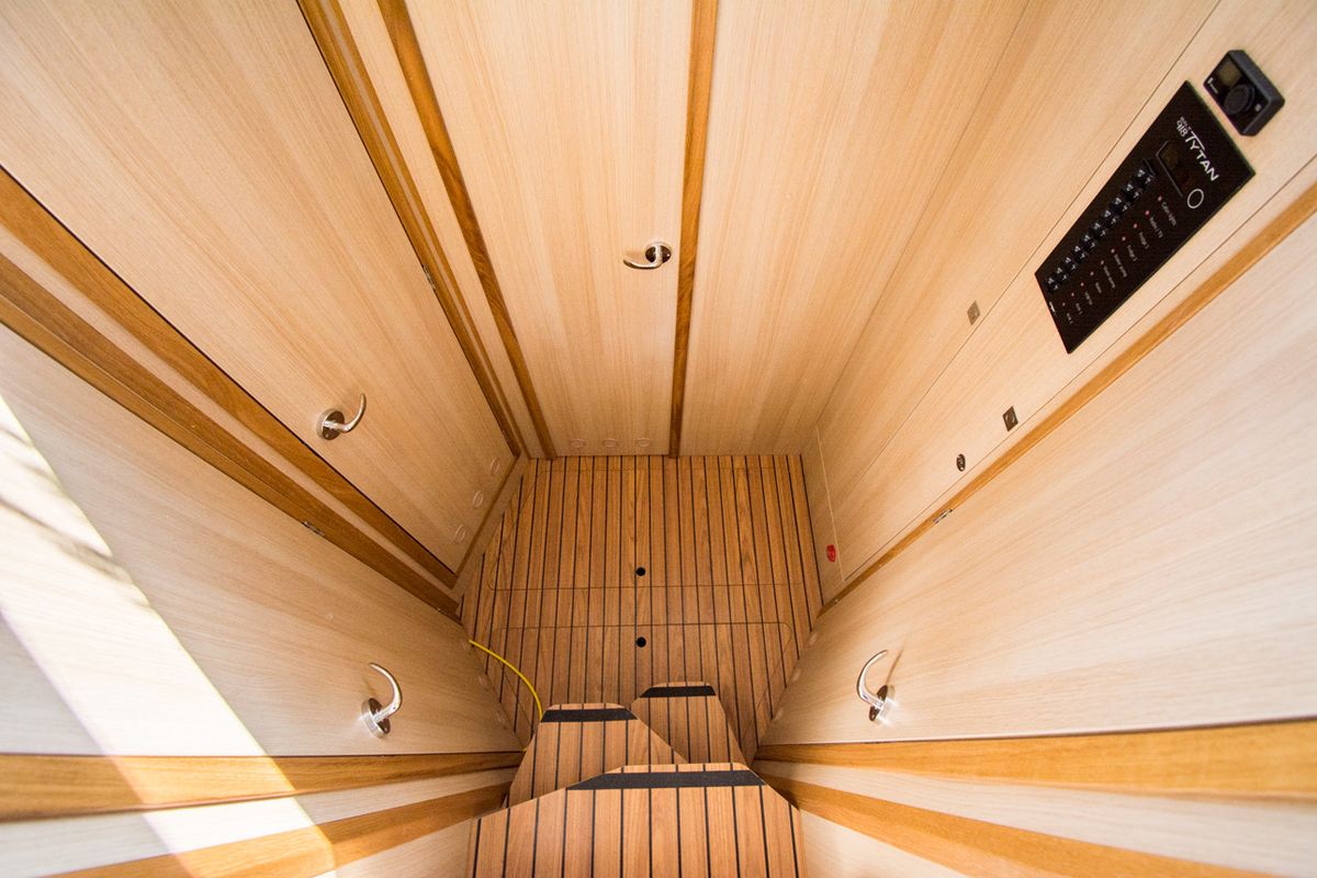 Balt 918 - 2 cab. SAUNA, a Balt 918 Titanium motorboat at Wilkasy, Poland