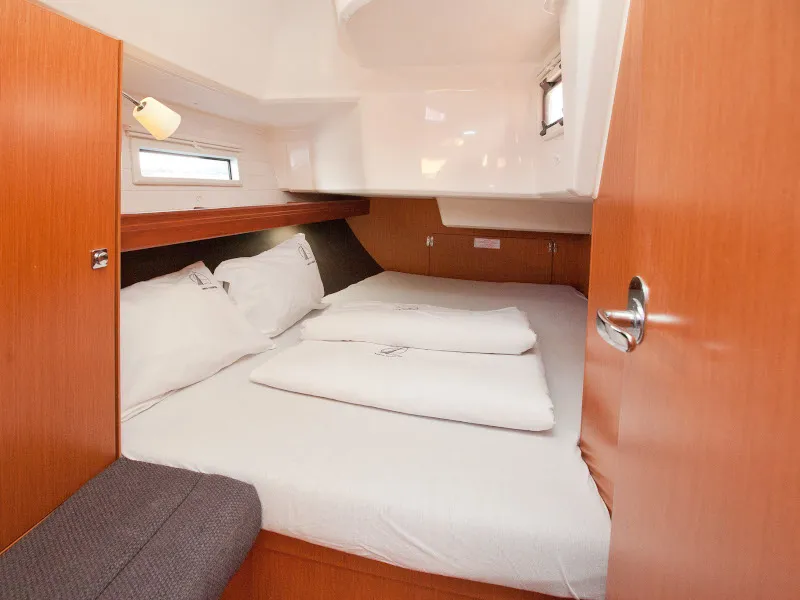 Cabin on Gospoja, a Bavaria Cruiser 37 sailboat at Zadar, Croatia
