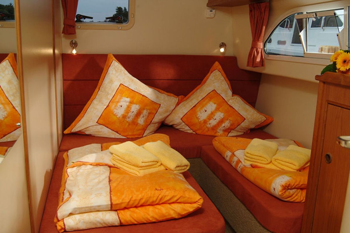 Cabin on E600-6, a Pénichette Europa E.600 motorboat at Fürstenberg/Havel, Germany