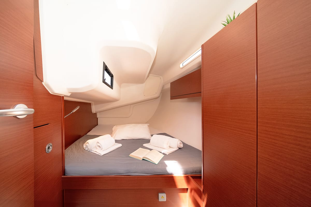 Cabin on Azur, a Hanse Yachts Hanse 418 sailboat at Lavreotiki Municipal Unit, Greece