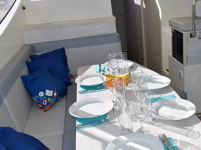 Deck of Horizon 4 - Premier 21, a Cygnet Horizon 4 motorboat at Smiths Falls, Canada