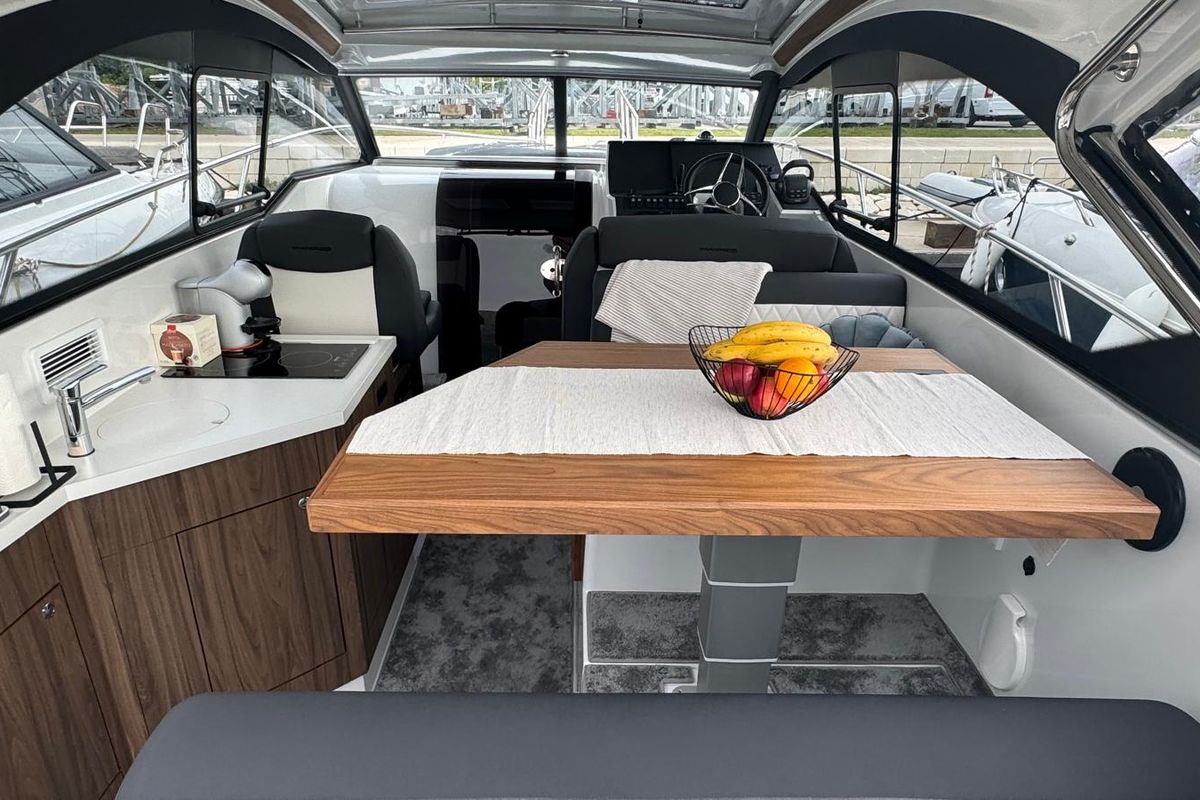 Salon of J&LO, a Grandezza 280C motorboat at Grad Trogir, Croatia