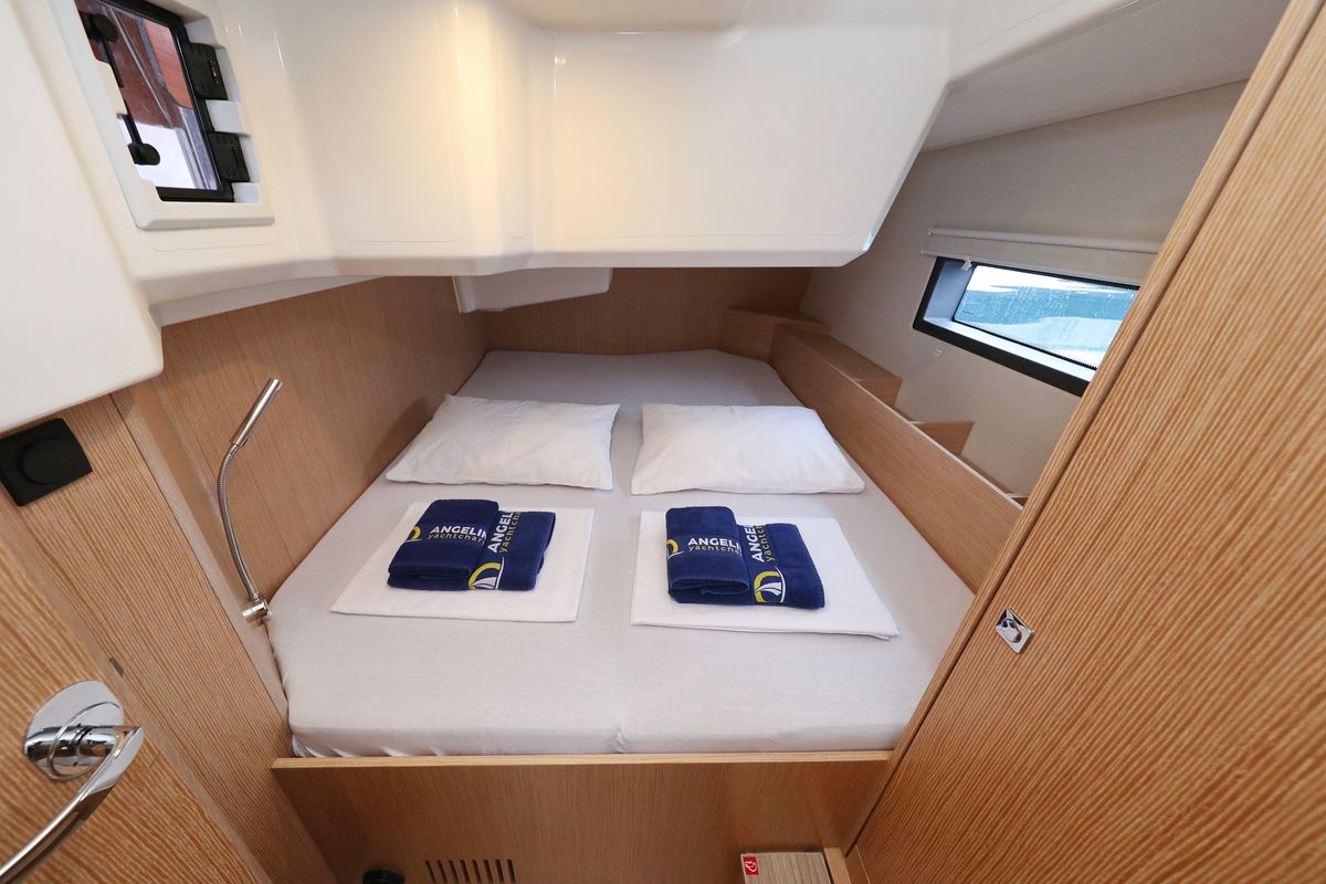 Cabin on Maupiti, a Bavaria C42 sailboat at Grad Biograd na Moru, Croatia