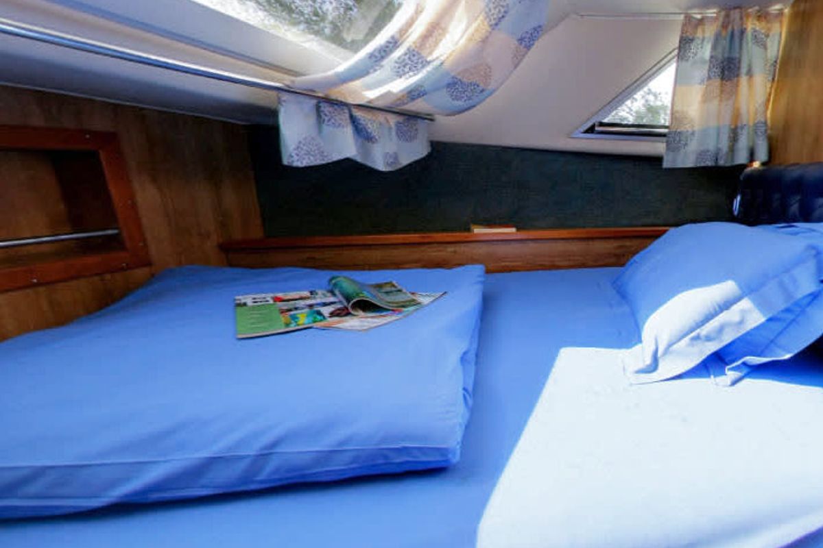 Cabin on Classique - Budget 3, a Gulet Classique motorboat at Vinkeveen, Netherlands