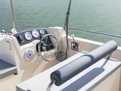 Cockpit of Horizon 5 - Premier 18, a Cygnet Horizon 5 motorboat at Carrick-on-Shannon, Ireland