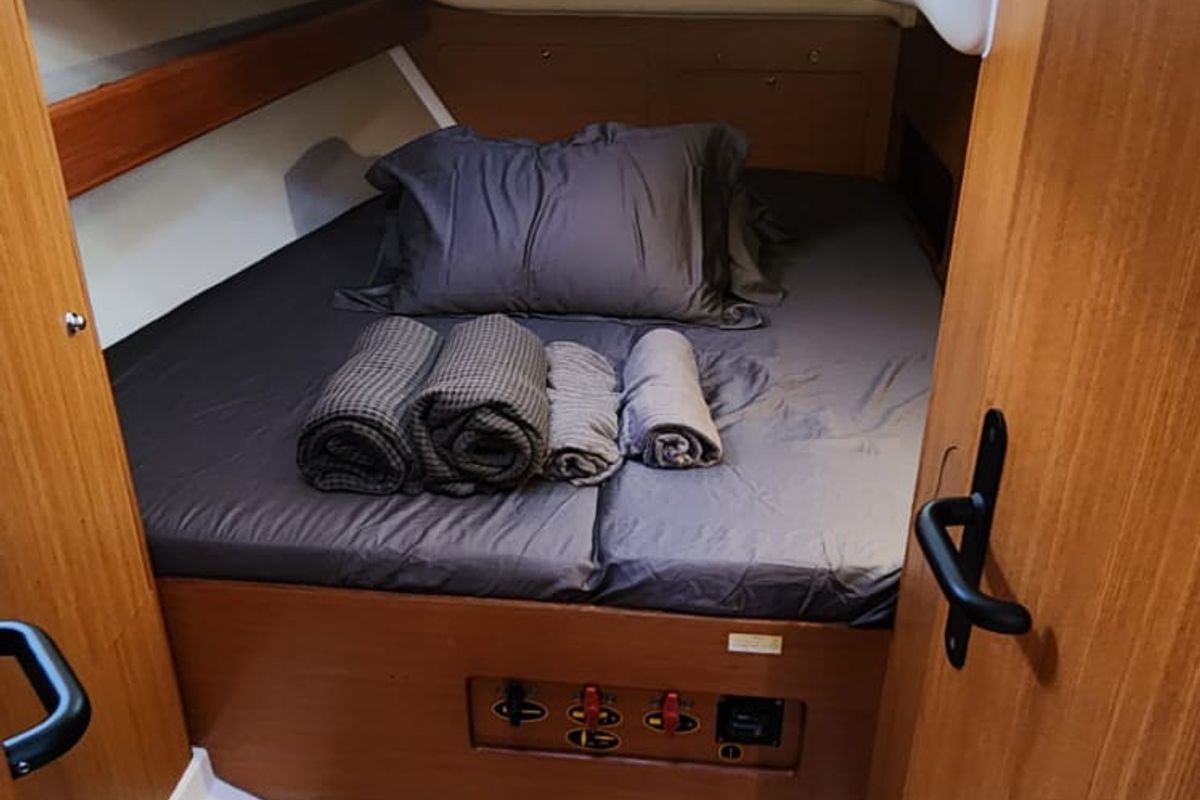 Cabin on Grace of Rockfleet, a Beneteau Cyclades 43.4 sailboat at Baan Salak Phet, Thailand