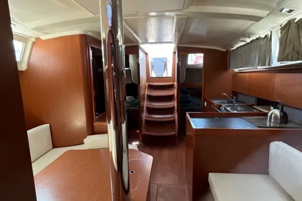 Salon of Illusion, a Beneteau Oceanis 41.1 sailboat at Kontokali, Greece