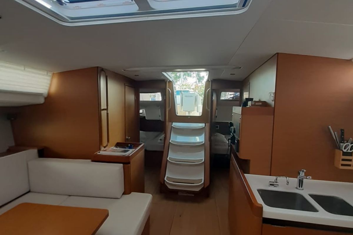 Salon of White Pearl, a Jeanneau Sun Odyssey 490 sailboat at Kontokali, Greece