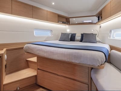 Cabin on Eclisse, a Gulet Grand Soleil 48 sailboat at Castellammare del Golfo, Italy