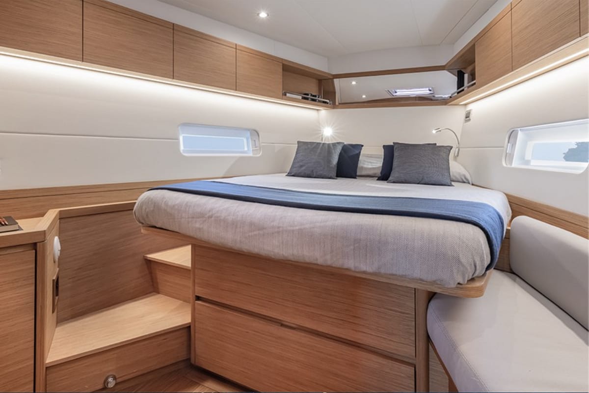 Cabin on Eclisse, a Gulet Grand Soleil 48 sailboat at Castellammare del Golfo, Italy