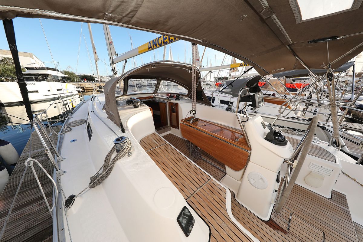 Deck of Dolce Vita, a Bavaria Cruiser 33 sailboat at Grad Vodice, Croatia