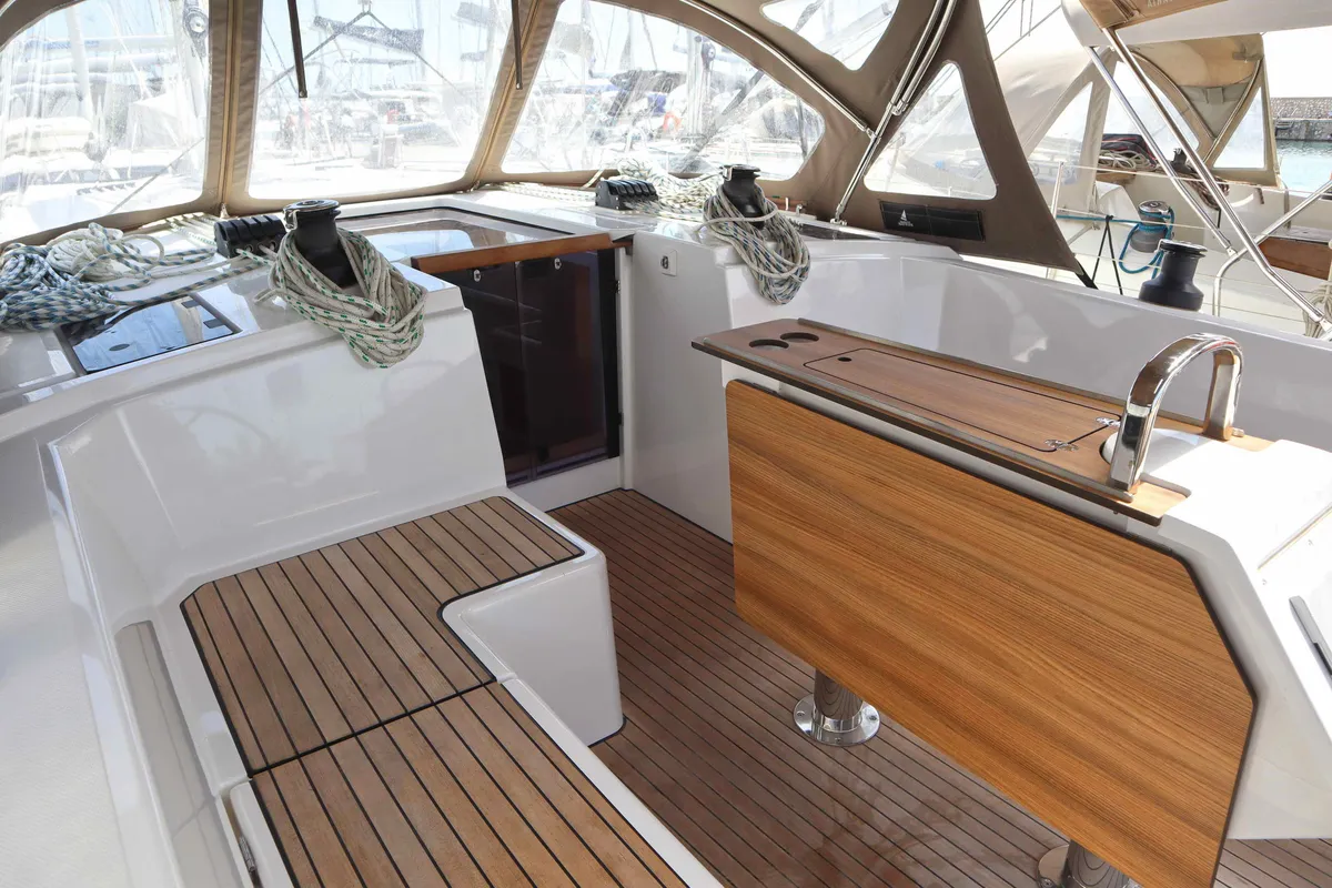 LIMA, a Bavaria Bavaria C42 sailboat at Parikia, Greece