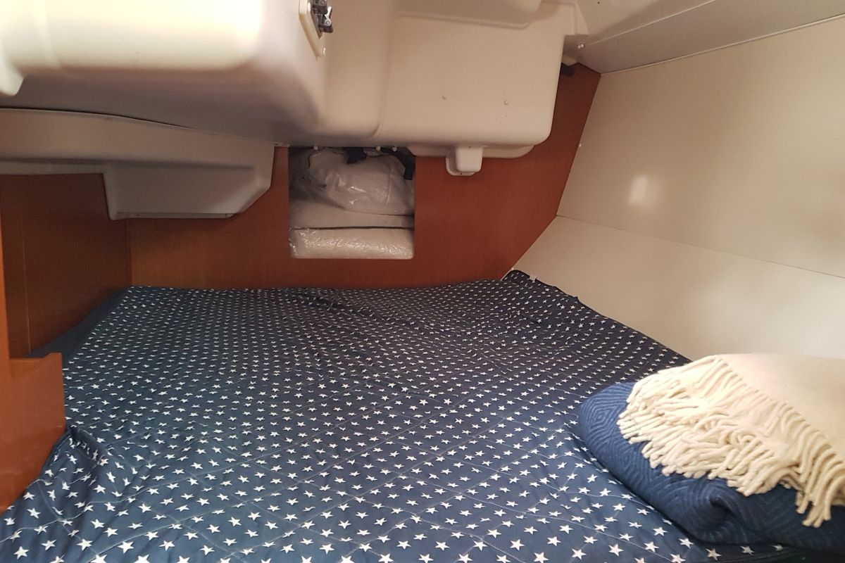 Cabin on Serenade, a Beneteau Oceanis 37 sailboat at Bergen, Norway