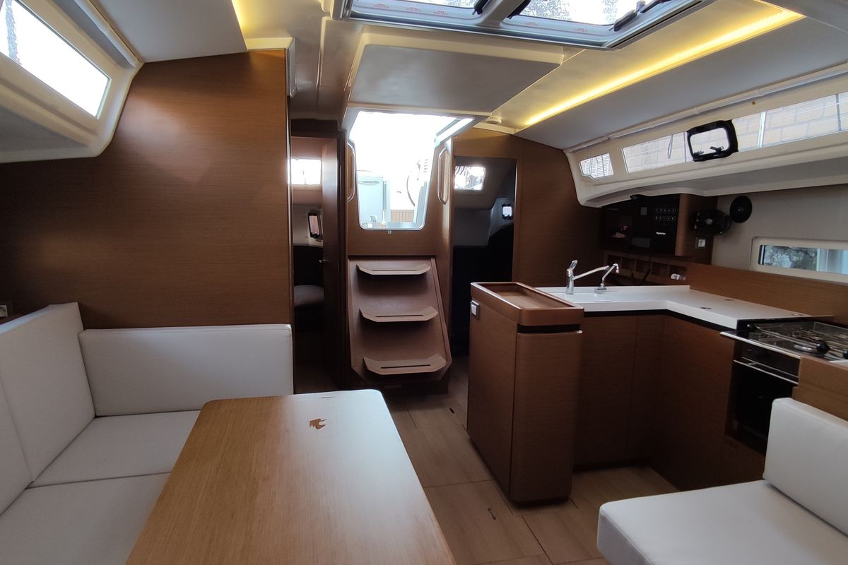 Salon of Camilleri, a Jeanneau Sun Odyssey 410 sailboat at Tonnarella, Italy