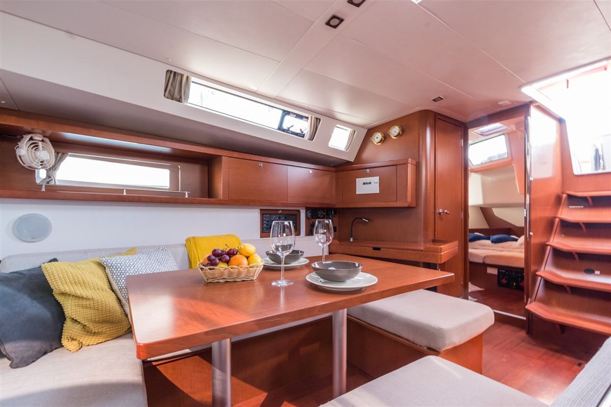 Salon of Zoa, a Beneteau Oceanis 45 sailboat at Split, Croatia