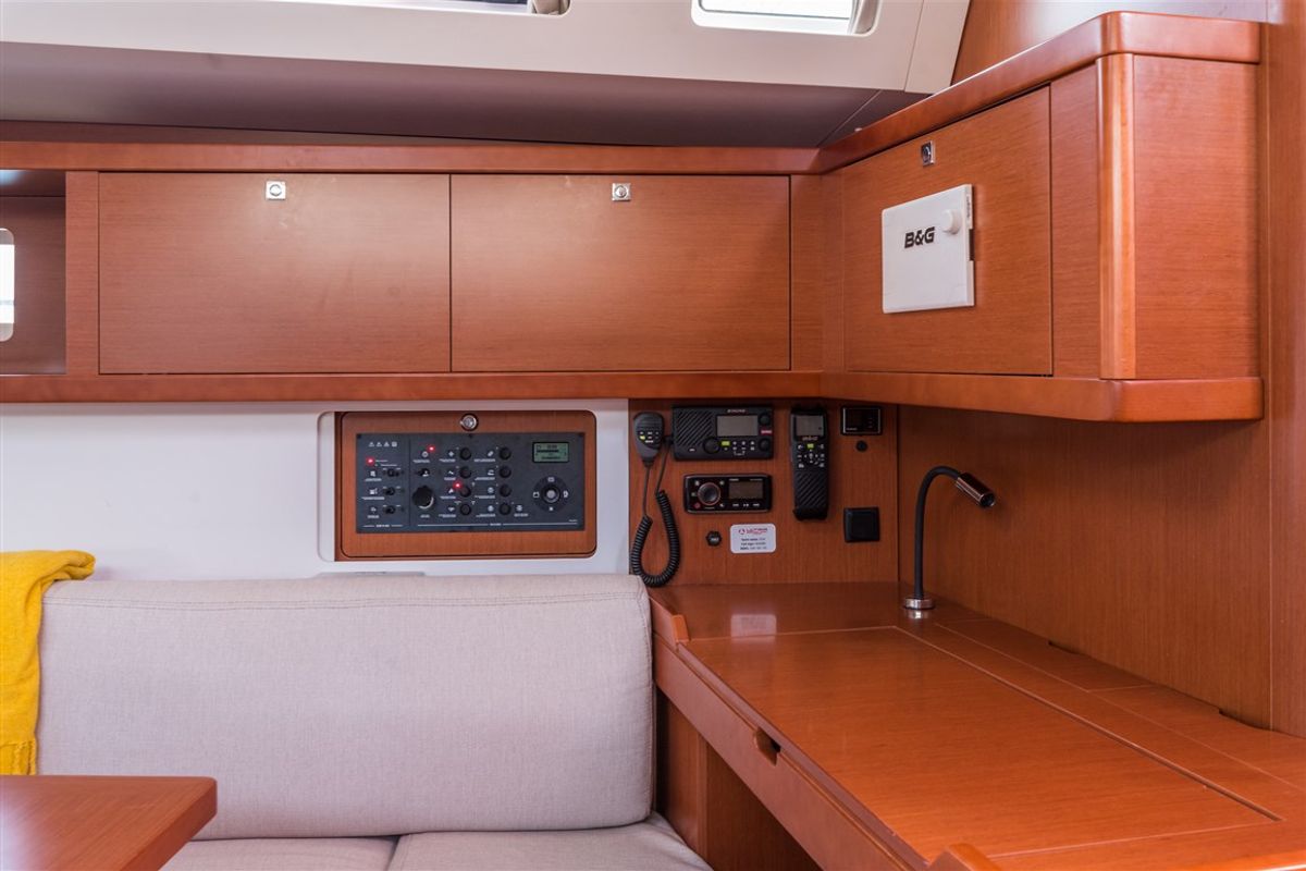 Salon of Zoa, a Beneteau Oceanis 45 sailboat at Split, Croatia
