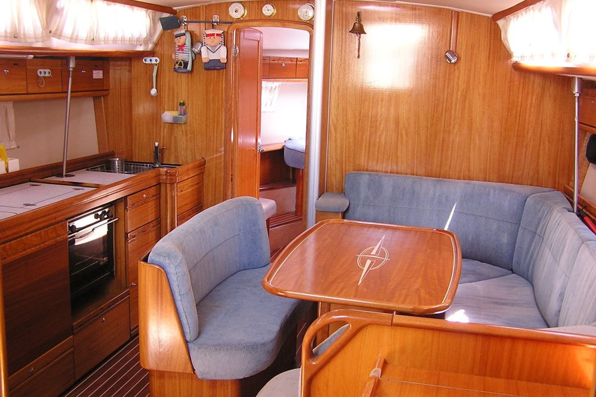 Salon of Alma Libre, a Bavaria 40 Cruiser sailboat at Municipal Unit of Lefkada, Greece