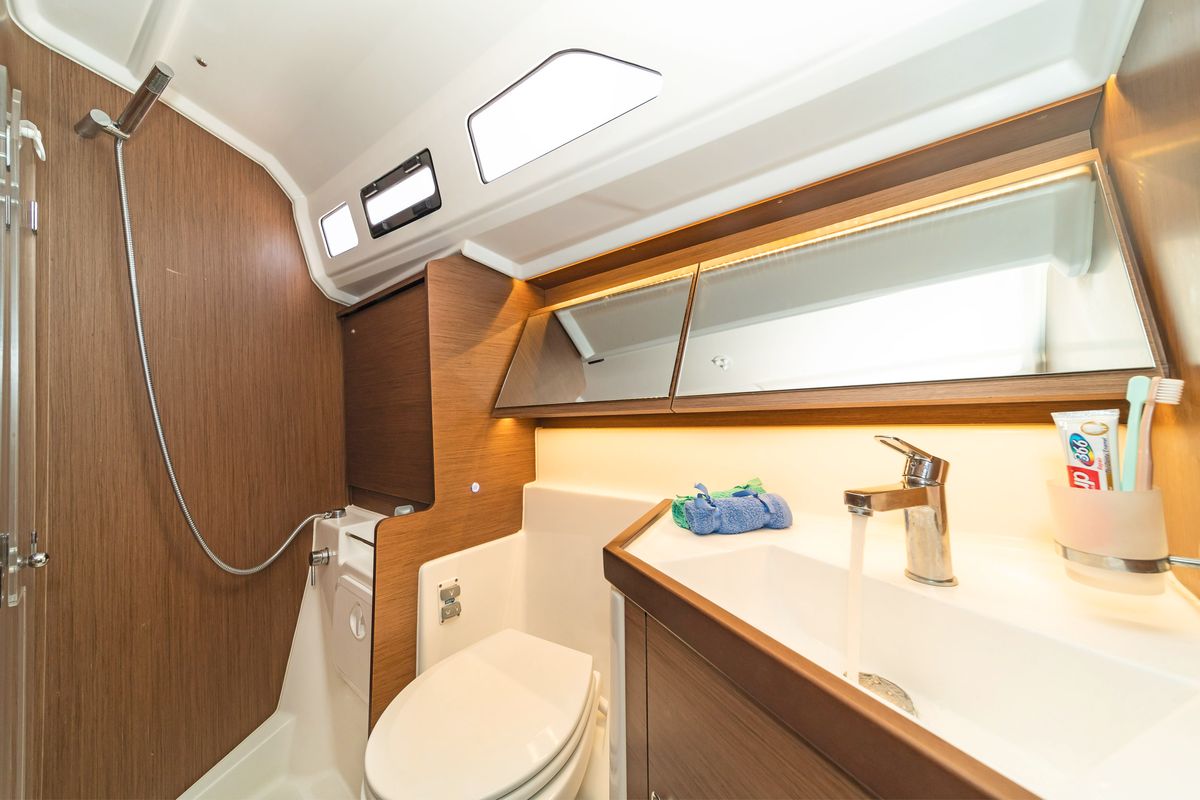 Head on Mojito, a Beneteau Oceanis 40.1 sailboat at Kos, Greece