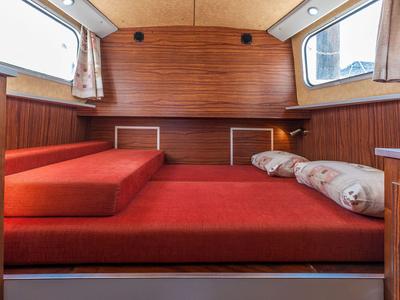 Cabin on 1107W-111, a Pénichette 1107 motorboat at Joigny, France