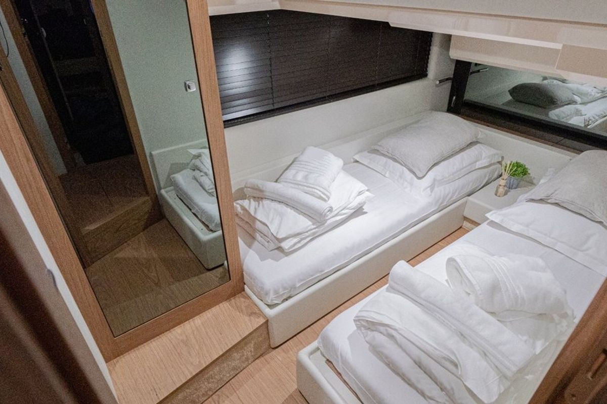 Cabin on Stardust, a Sessa Marine Sessa Fly 47 yacht at Općina Sukošan, Croatia