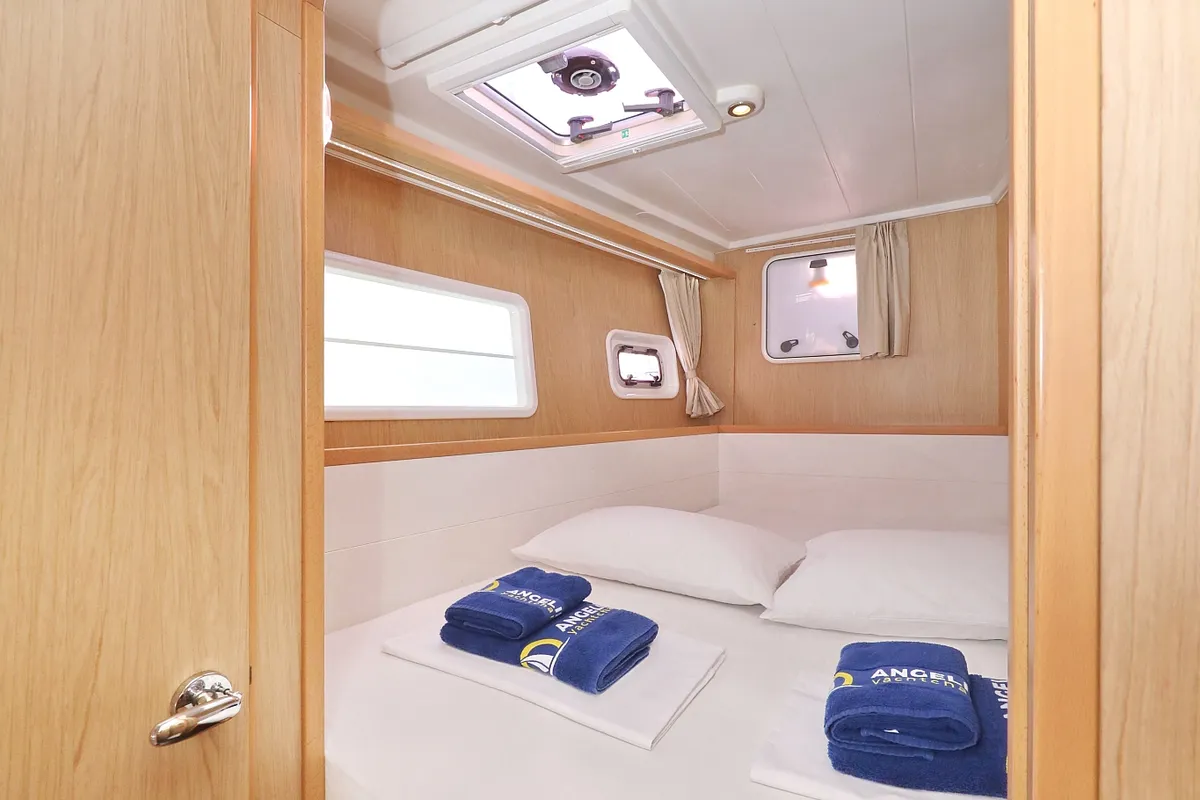 Cabin on Maja V, a Lagoon 400 S2 catamaran at Općina Sveti Filip i Jakov, Croatia