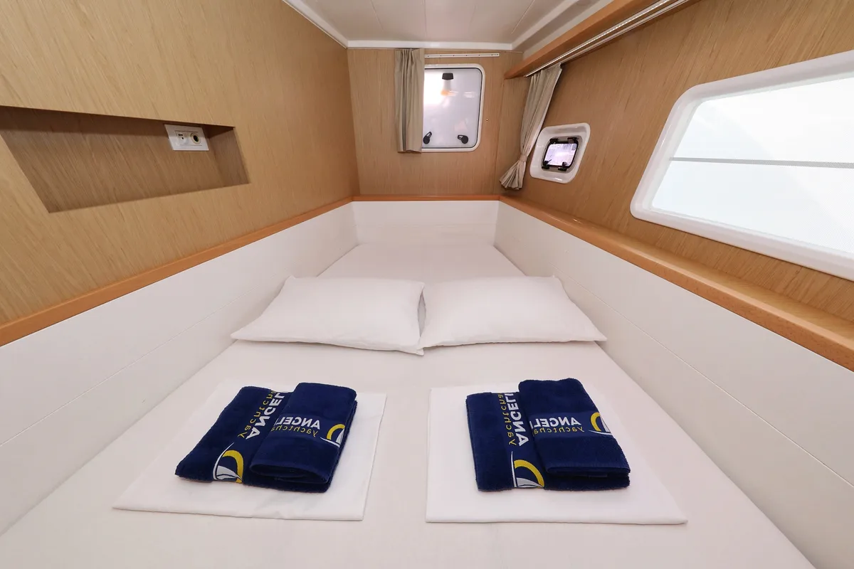 Cabin on Maja V, a Lagoon 400 S2 catamaran at Općina Sveti Filip i Jakov, Croatia