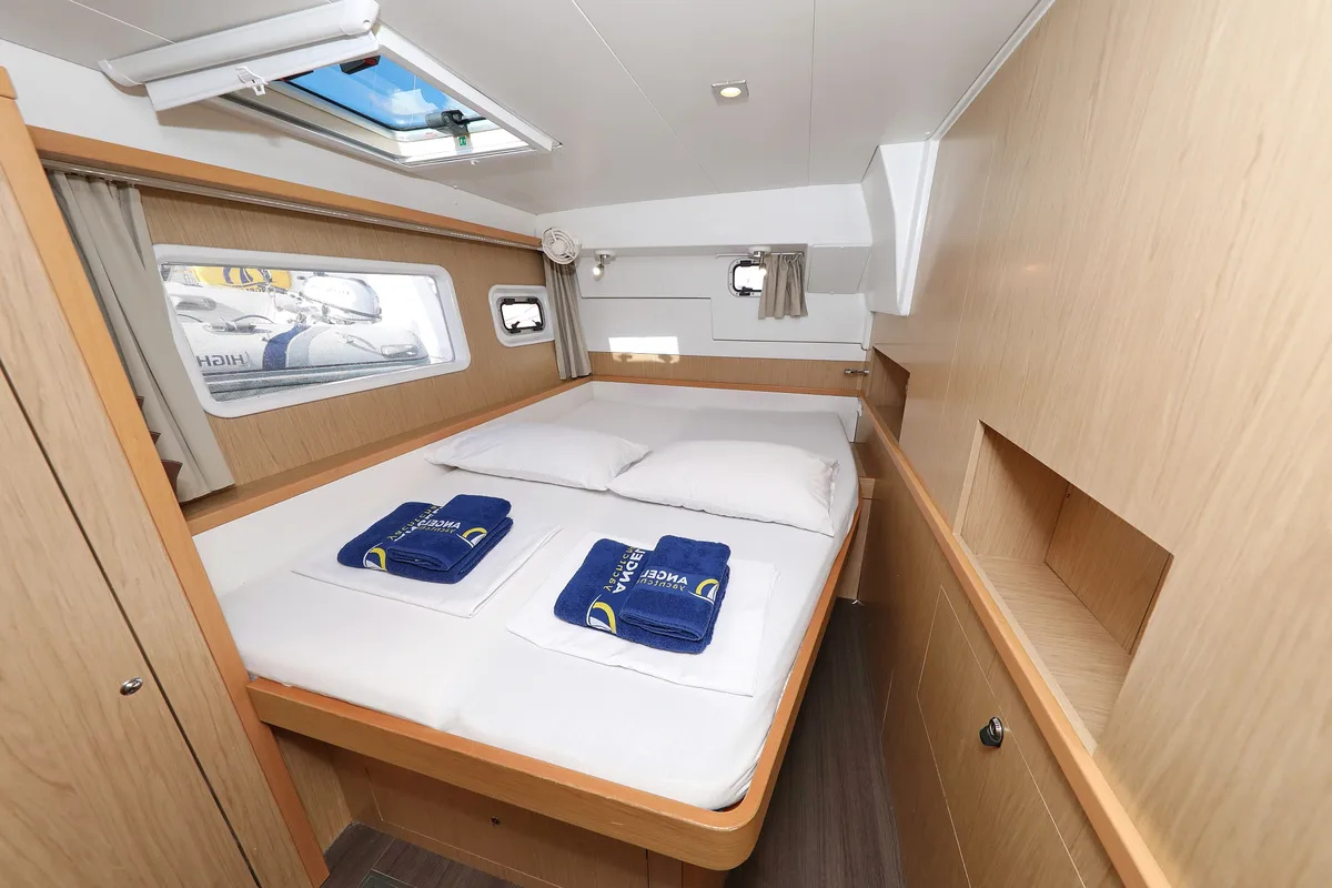 Cabin on Maja V, a Lagoon 400 S2 catamaran at Općina Sveti Filip i Jakov, Croatia