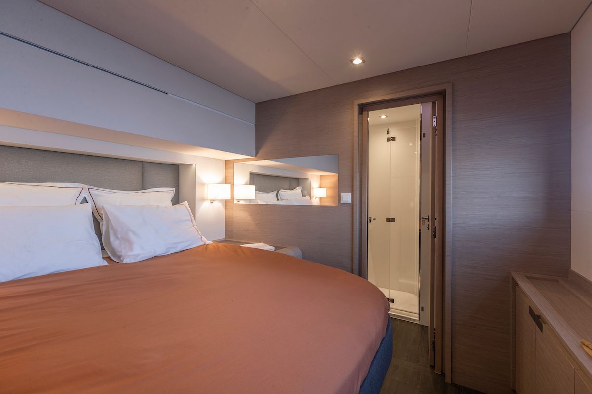 Cabin on OKINAWA, a Fountaine Pajot Samana 59 catamaran at Marina port de Lonvilliers, France