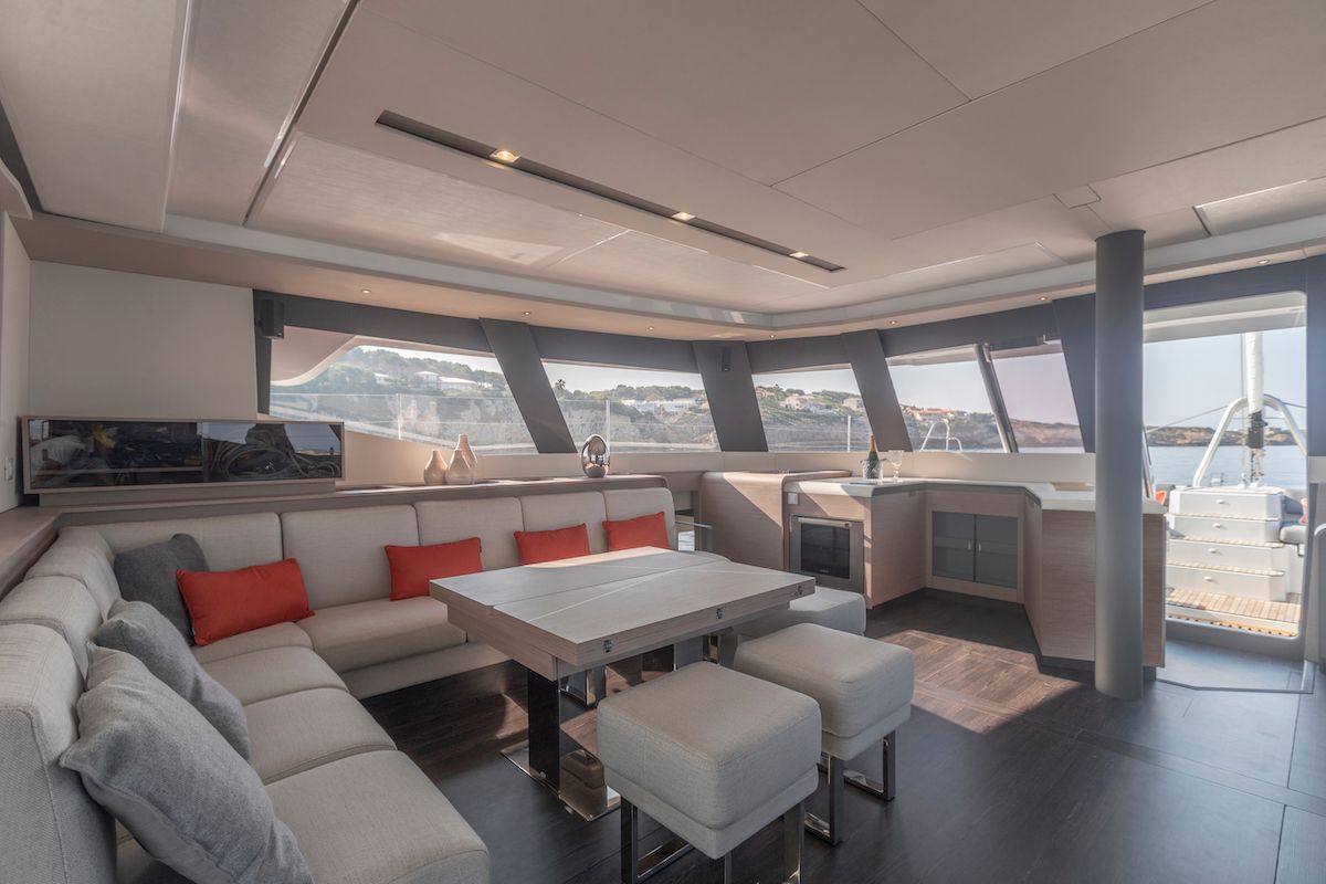 Salon of OKINAWA, a Fountaine Pajot Samana 59 catamaran at Marina port de Lonvilliers, France