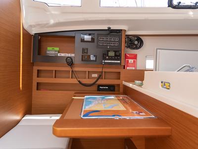Salon of Oliver, a Jeanneau Sun Odyssey 410 sailboat at Primošten, Croatia