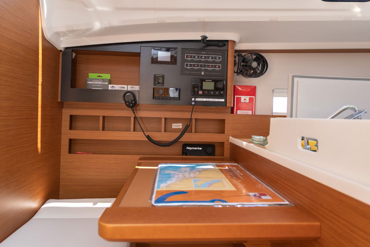 Salon of Oliver, a Jeanneau Sun Odyssey 410 sailboat at Primošten, Croatia