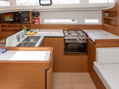 Galley of Oliver, a Jeanneau Sun Odyssey 410 sailboat at Primošten, Croatia