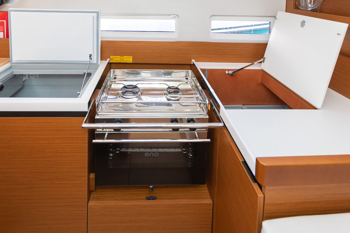 Galley of Oliver, a Jeanneau Sun Odyssey 410 sailboat at Primošten, Croatia