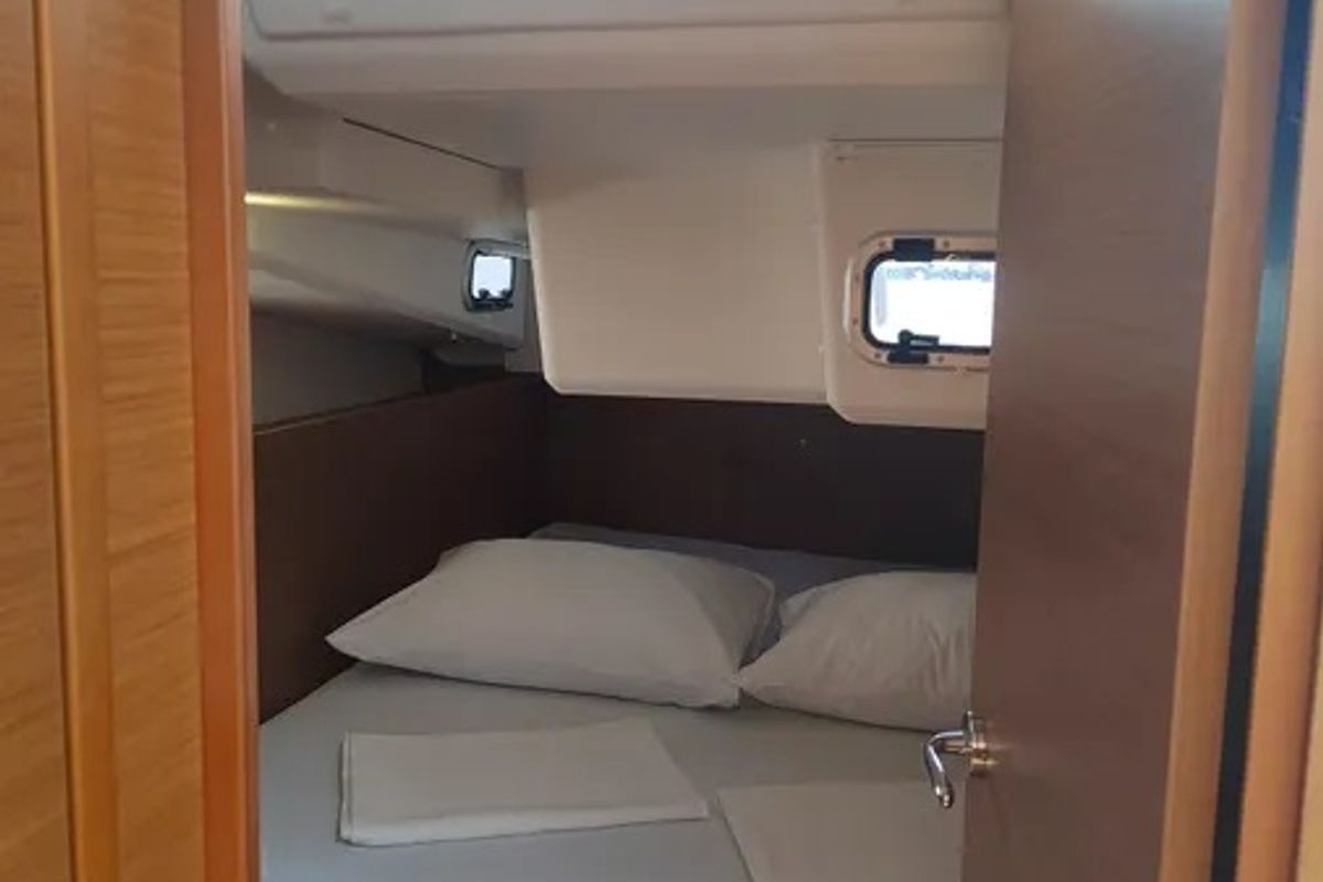 Cabin on Ares, a Jeanneau Sun Odyssey 440 sailboat at Grad Pula, Croatia