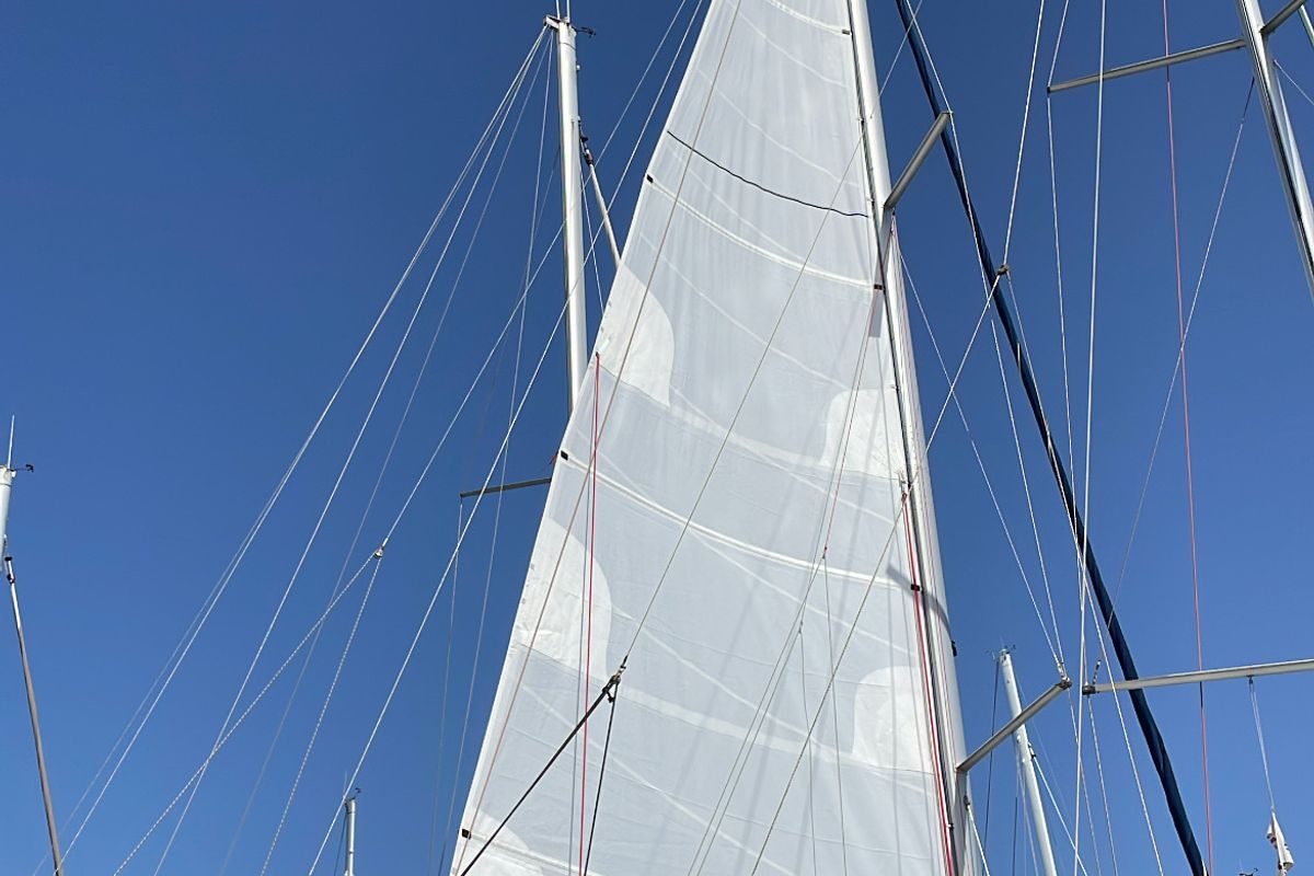 Sūeno, a Beneteau Oceanis 50 sailboat at Athens, Greece
