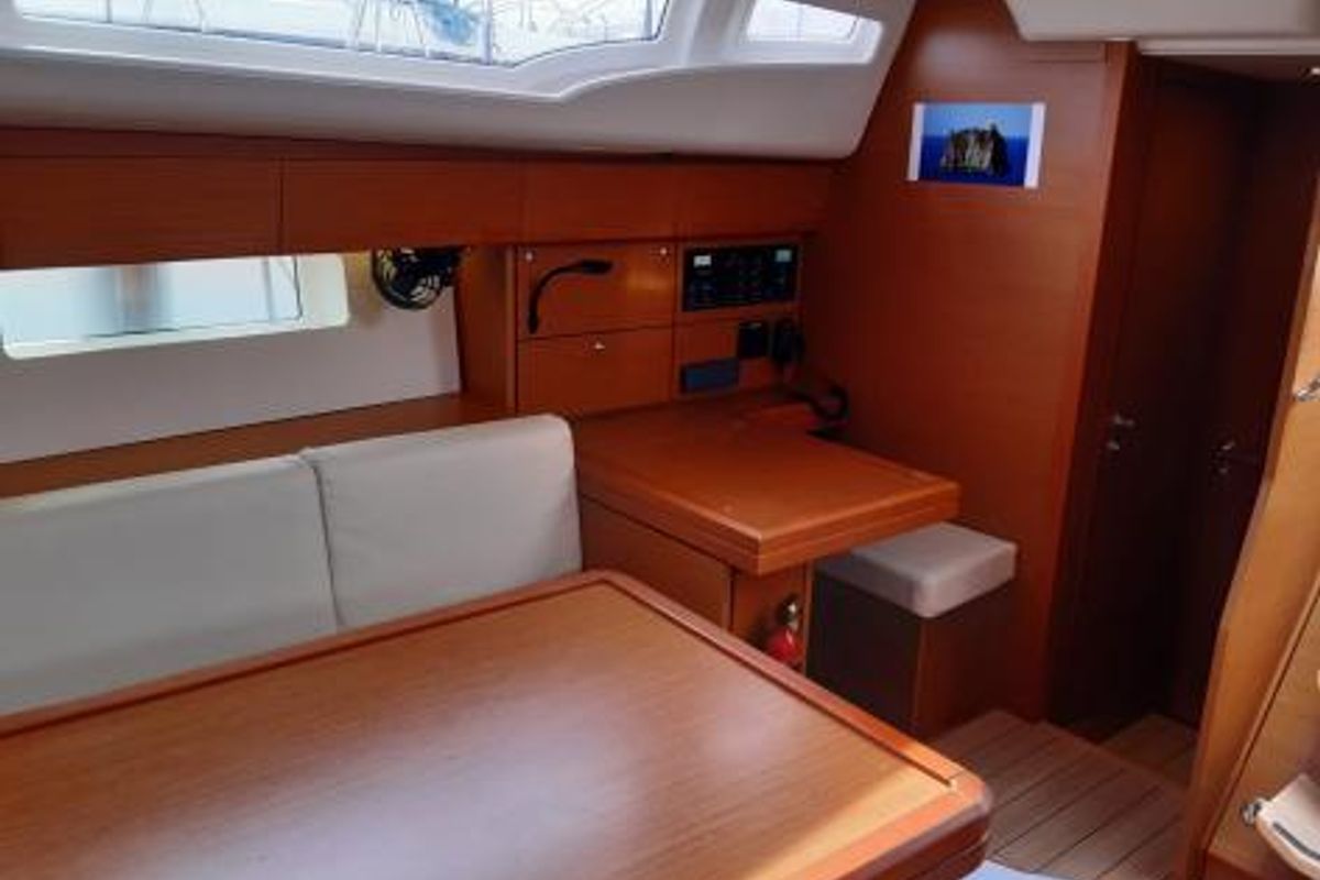 Salon of Zaniah, a Jeanneau 54 sailboat at Salerno, Italy