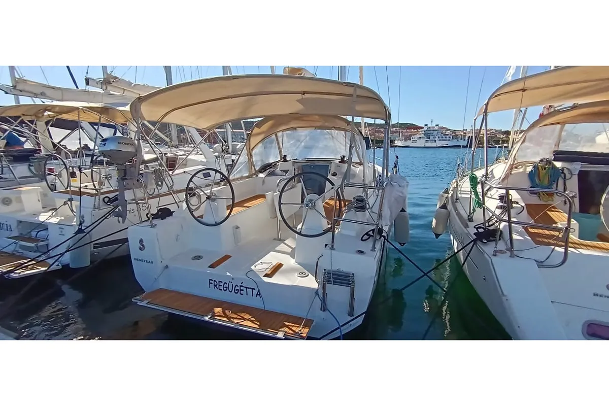 Exterior view of Fregugetta, a Beneteau Oceanis 30.1 sailboat at U Pàize/Carloforte, Italy