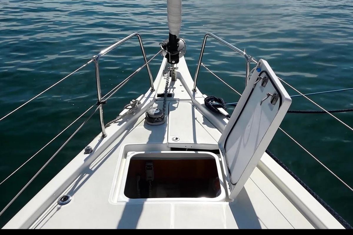 Deck of Cookie, a Beneteau Oceanis 46.1 sailboat at Preveza, Greece