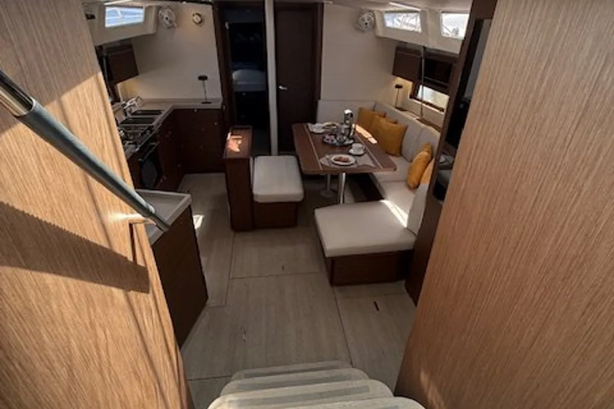 Salon of Cookie, a Beneteau Oceanis 46.1 sailboat at Preveza, Greece